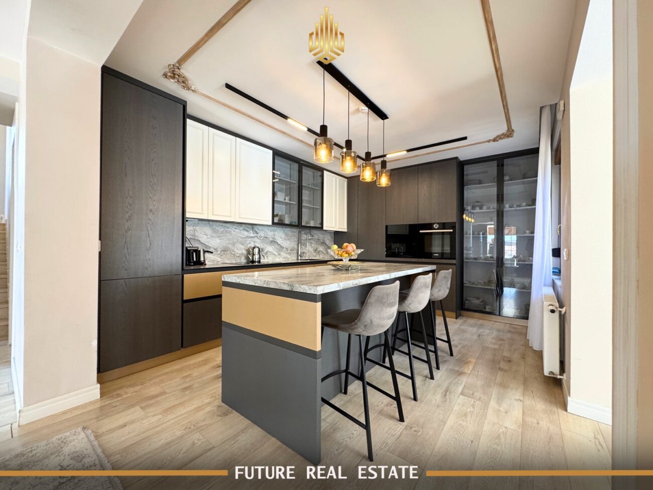 Maison à vendre – Exclusive – Prishtinë – Velani – Vue sur le centre-ville
