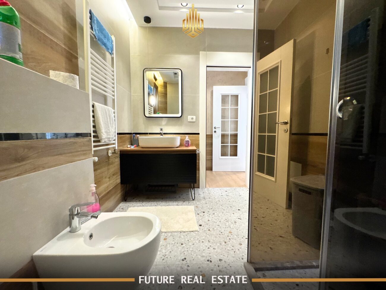 Maison à vendre – Exclusive – Prishtinë – Velani – Vue sur le centre-ville
