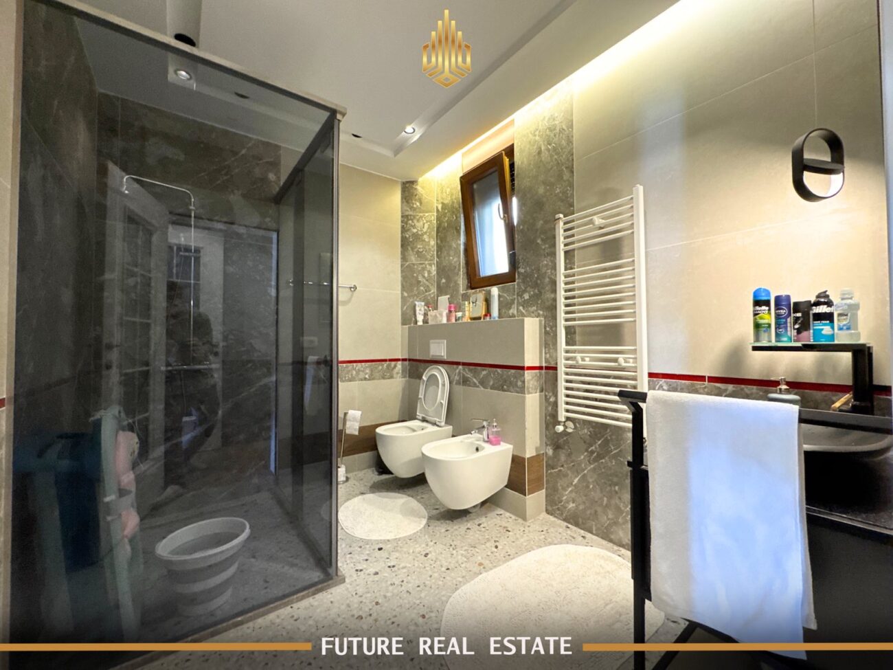 Maison à vendre – Exclusive – Prishtinë – Velani – Vue sur le centre-ville