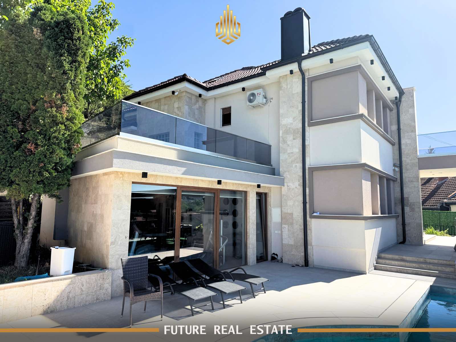 Maison à vendre – Exclusive – Prishtinë – Velani – Vue sur le centre-ville