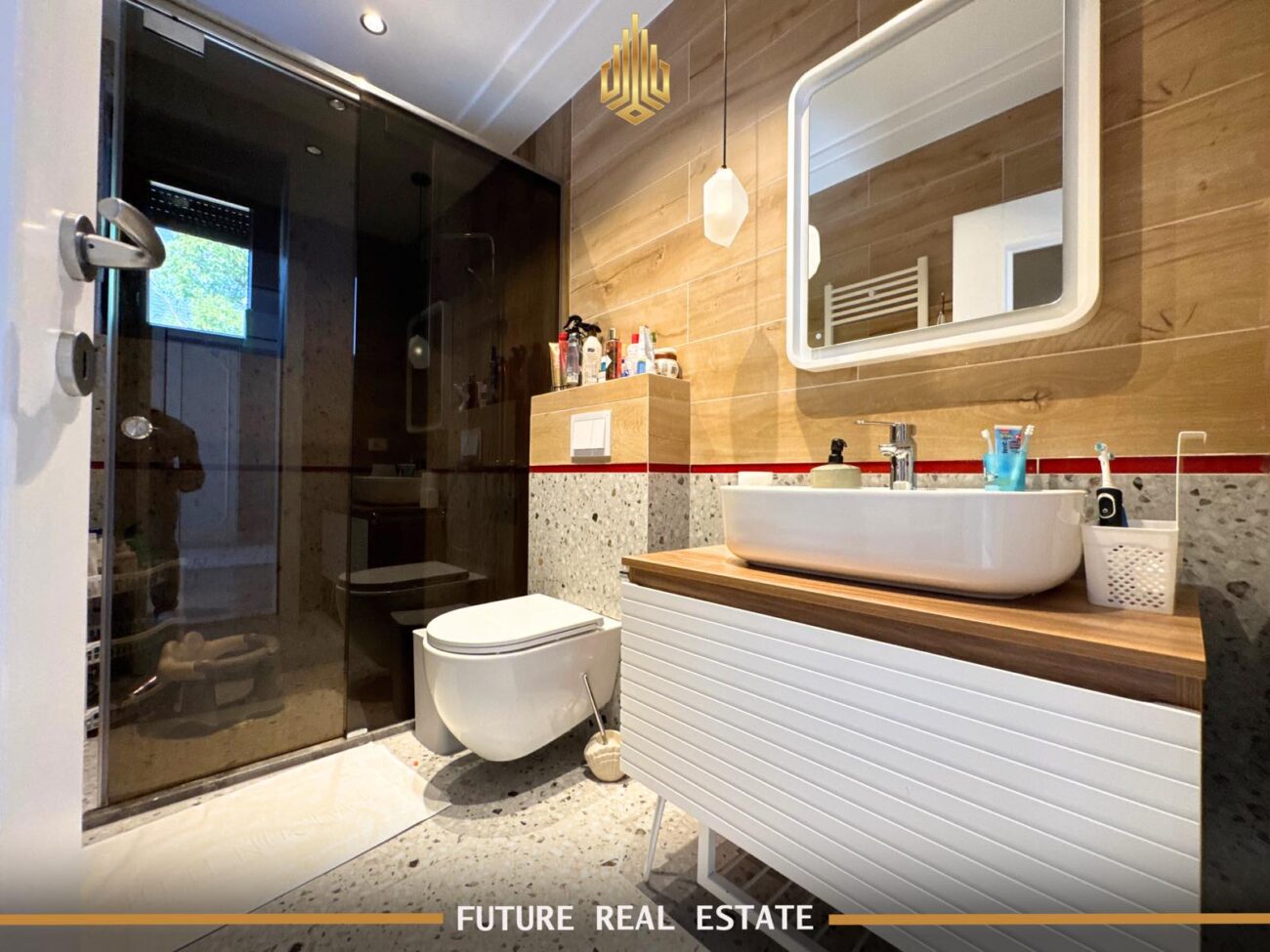 Maison à vendre – Exclusive – Prishtinë – Velani – Vue sur le centre-ville