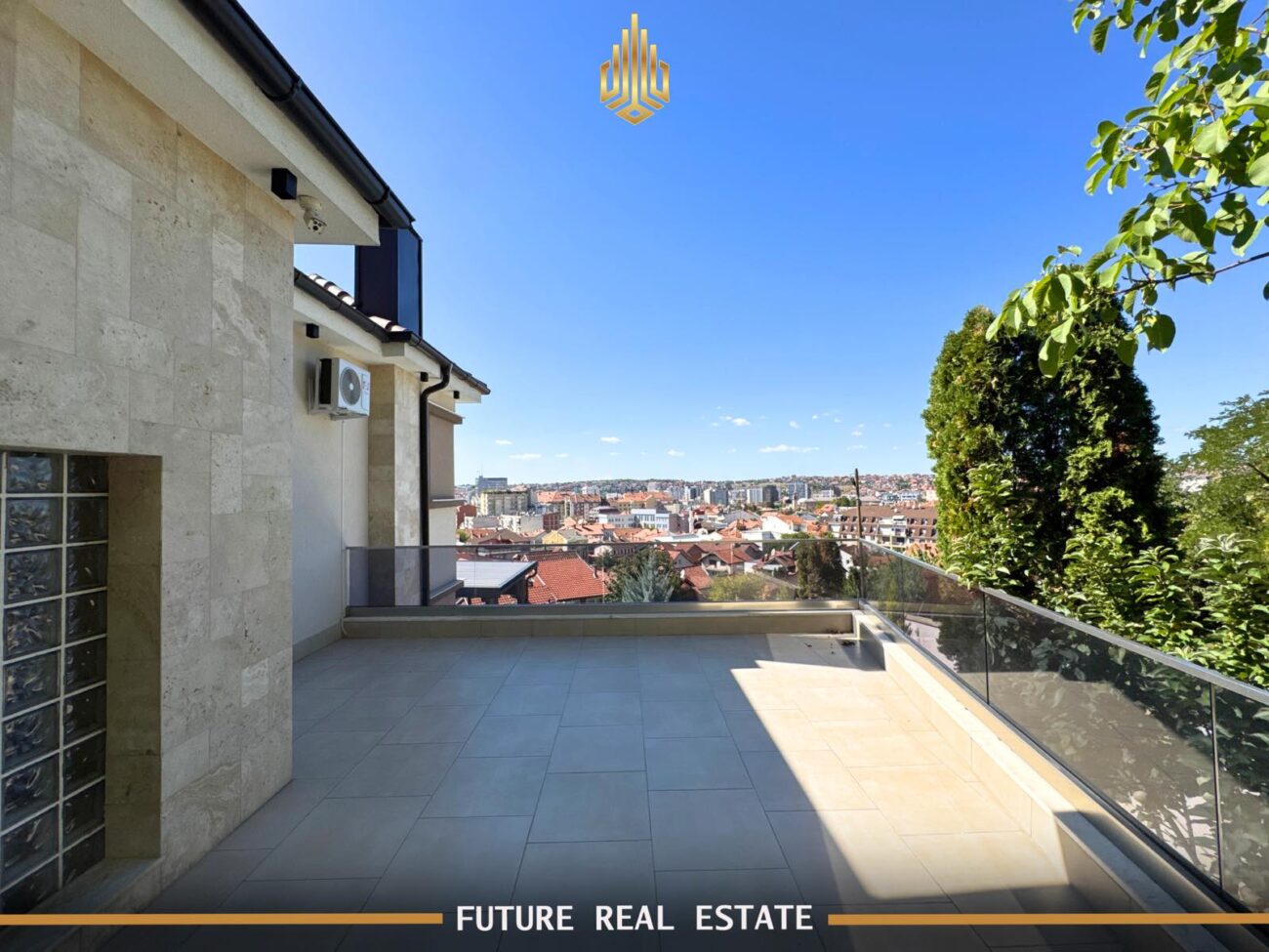 Maison à vendre – Exclusive – Prishtinë – Velani – Vue sur le centre-ville