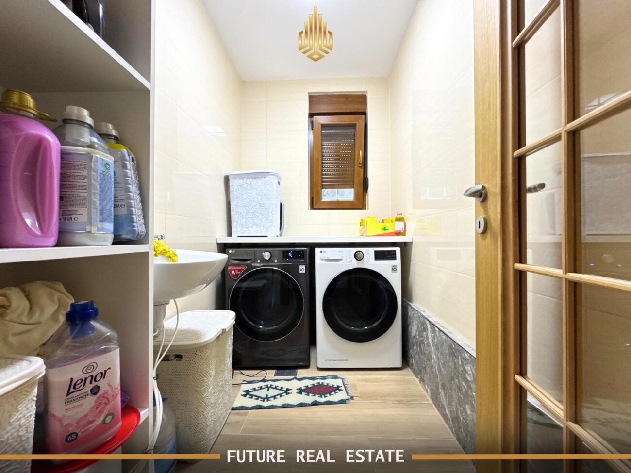 Maison à vendre – Exclusive – Prishtinë – Velani – Vue sur le centre-ville