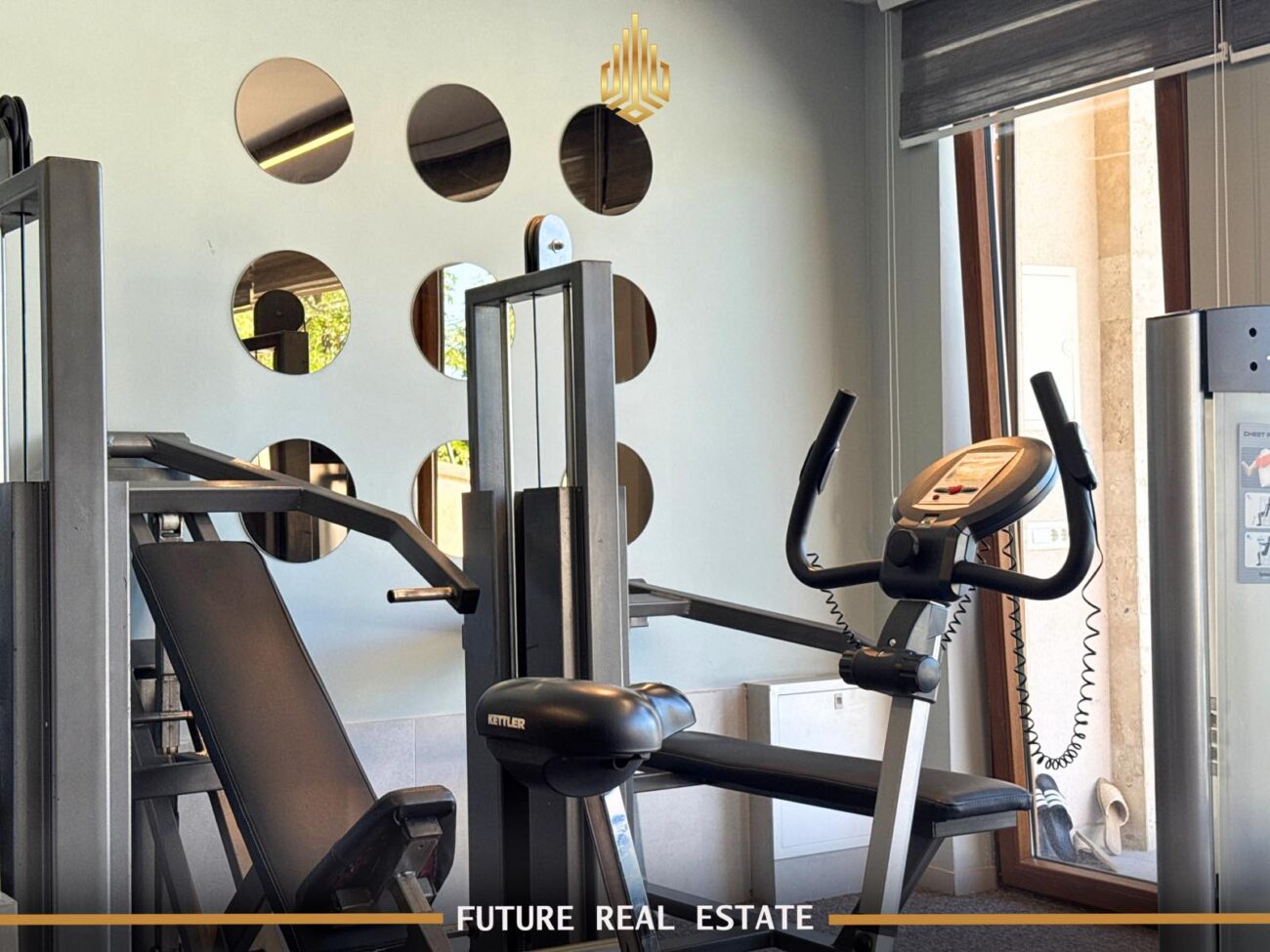 Maison à vendre – Exclusive – Prishtinë – Velani – Vue sur le centre-ville