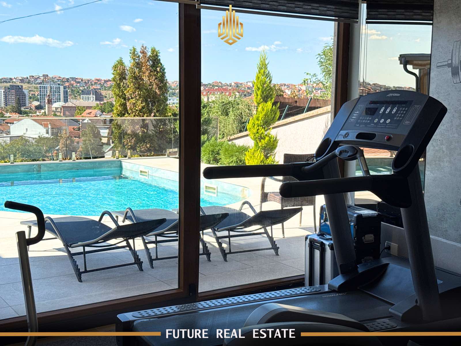 Maison à vendre – Exclusive – Prishtinë – Velani – Vue sur le centre-ville
