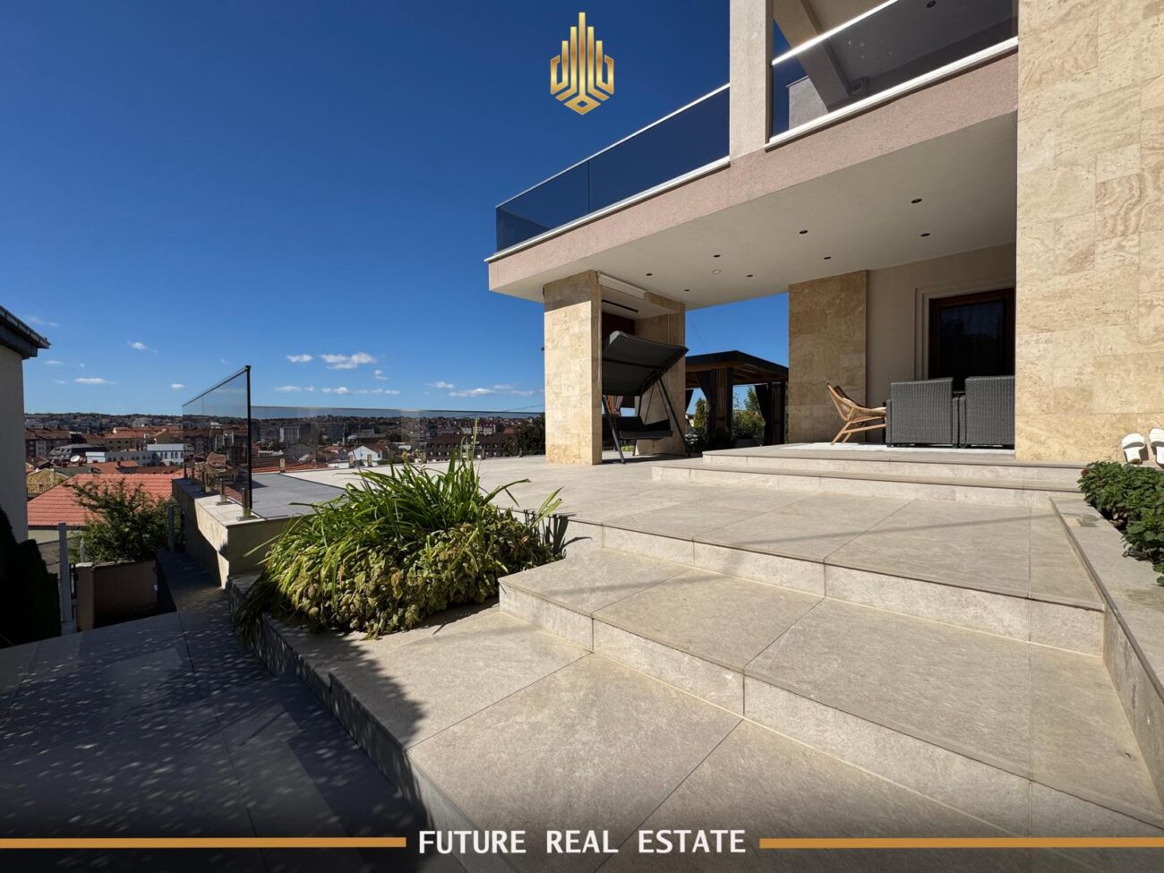 Maison à vendre – Exclusive – Prishtinë – Velani – Vue sur le centre-ville