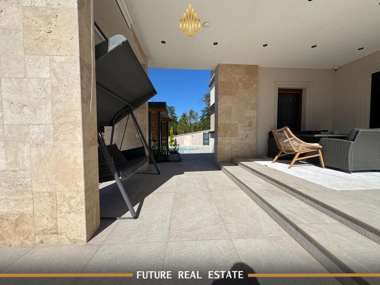 Maison à vendre – Exclusive – Prishtinë – Velani – Vue sur le centre-ville