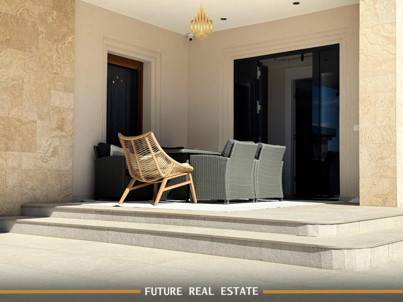 Maison à vendre – Exclusive – Prishtinë – Velani – Vue sur le centre-ville