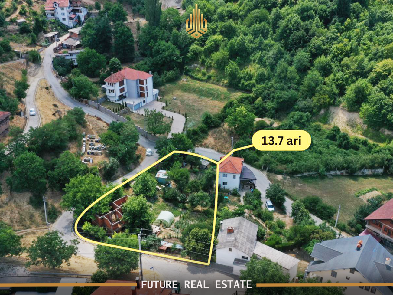 Offered for #sale land (plot) with an area of 13.7 ari. The land is located in Prishtinë – Sofali. (2)