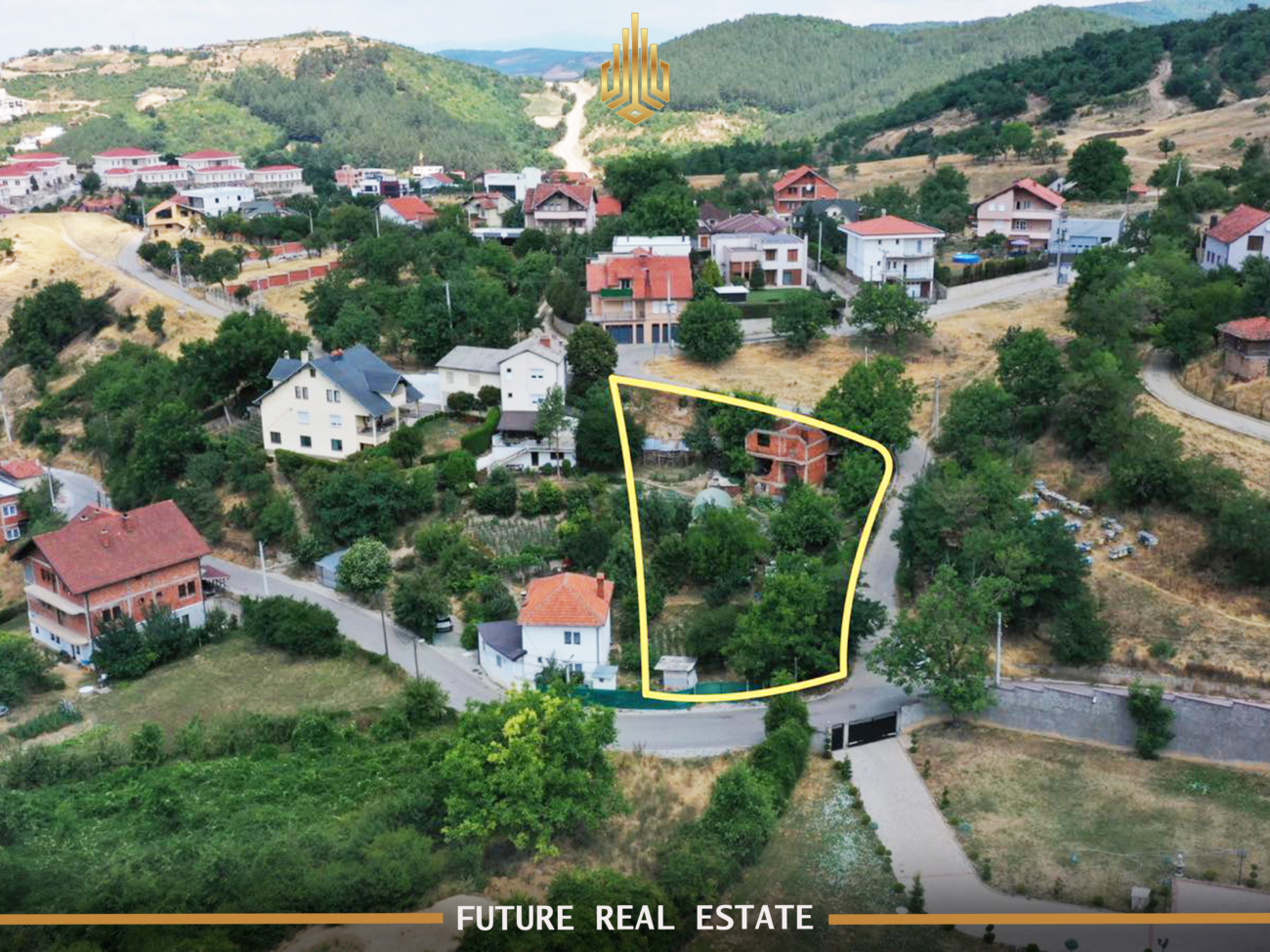 Offered for #sale land (plot) with an area of 13.7 ari. The land is located in Prishtinë – Sofali. (3)