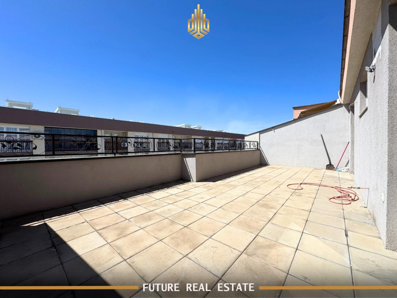 Penthouse en location – 3 chambres – Fushë Kosovë près du quartier eliza