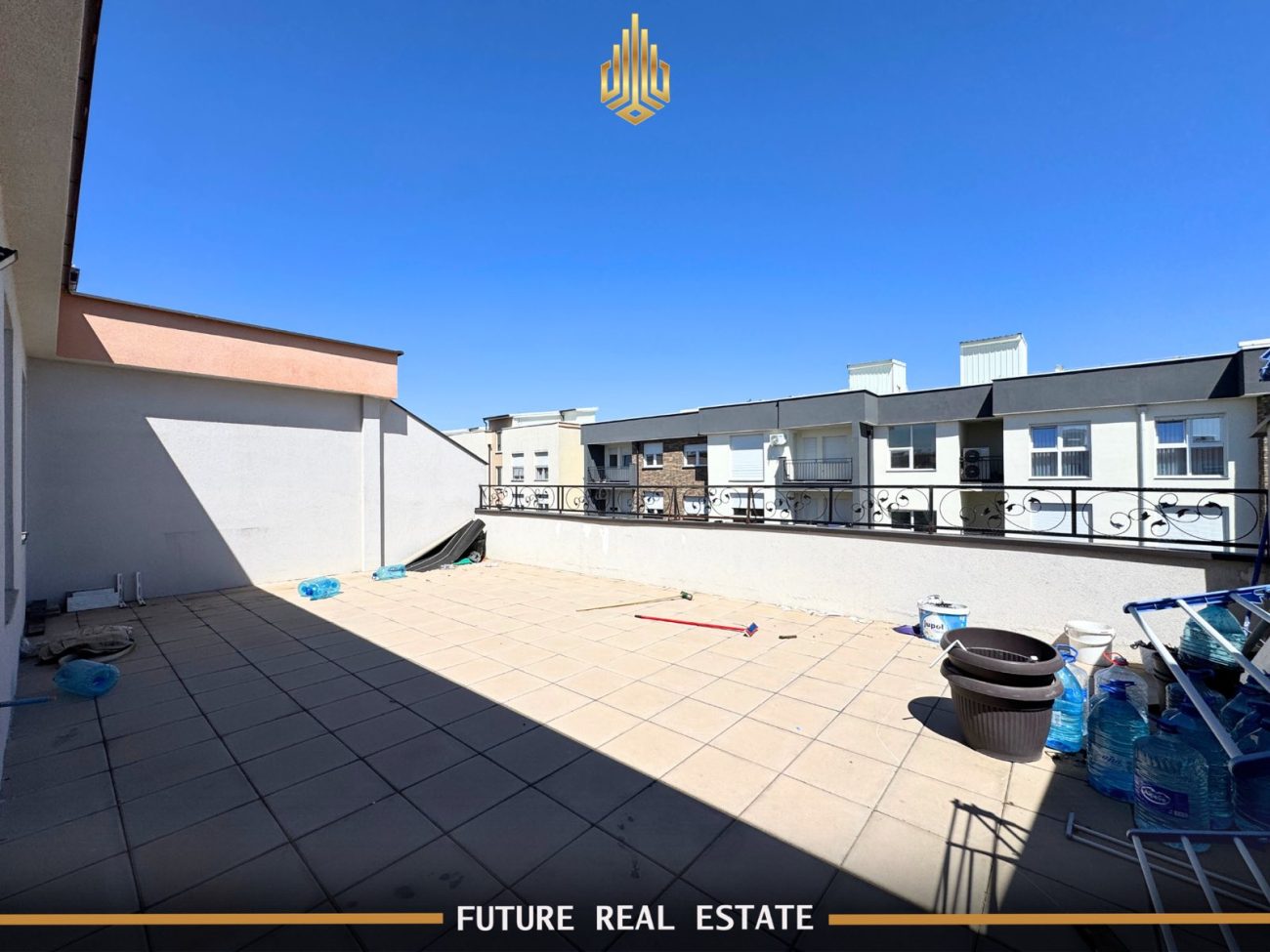 Penthouse en location – 3 chambres – Fushë Kosovë près du quartier eliza