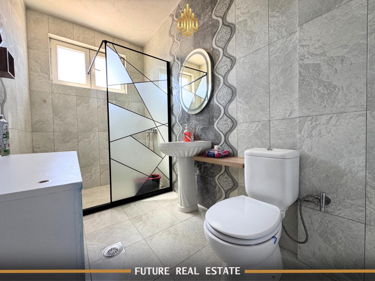 Penthouse en location – 3 chambres – Fushë Kosovë près du quartier eliza