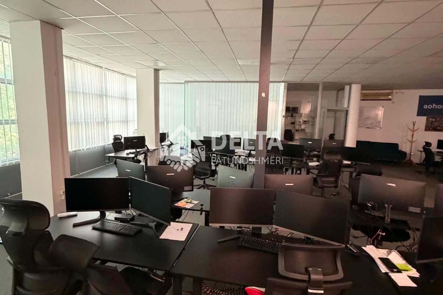 Zyrë me qira në qendër
