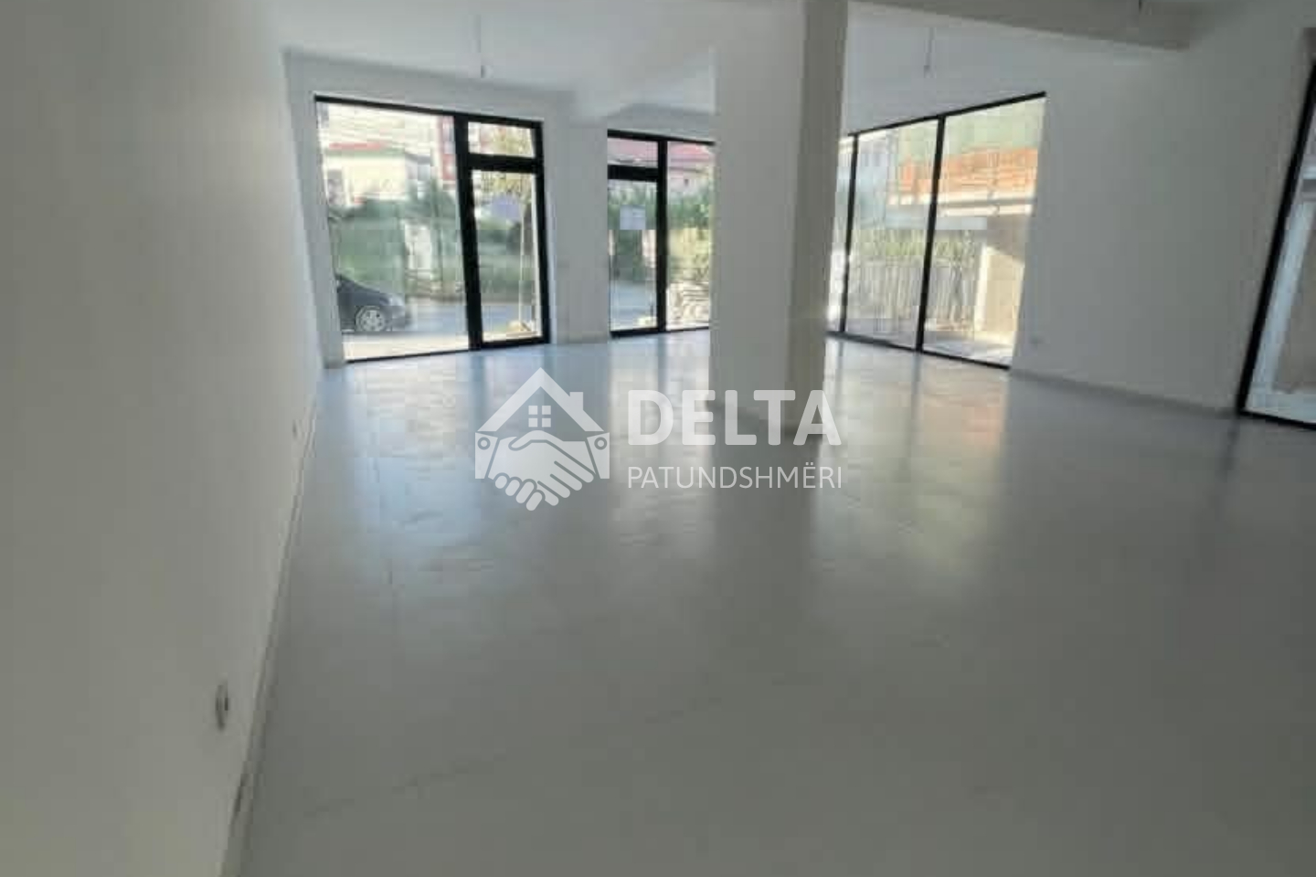 Espaço comercial para alugar em Mati 1 (2)