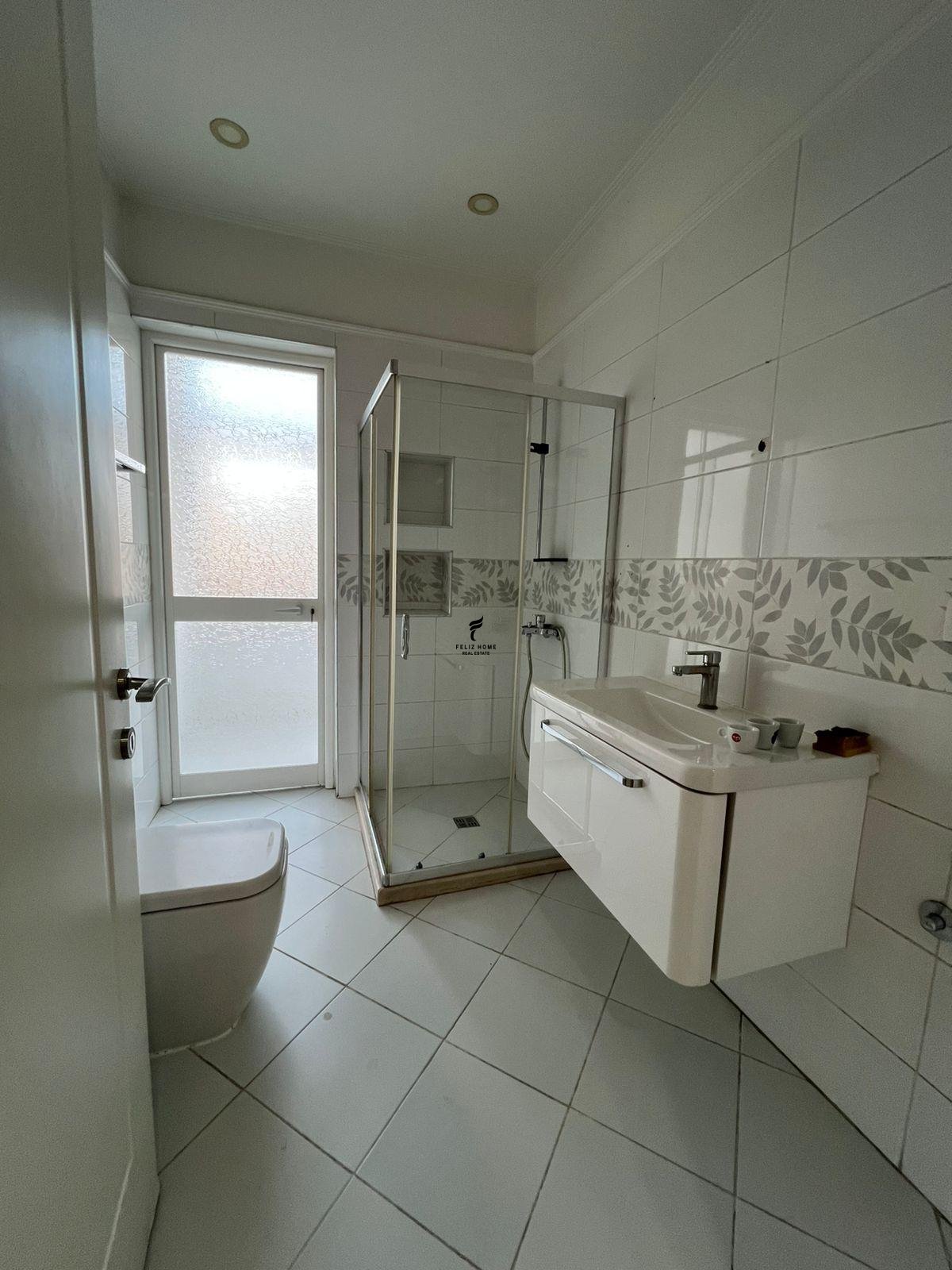 Apartment for rent 110 square meters willson building 140,000 leke (7)