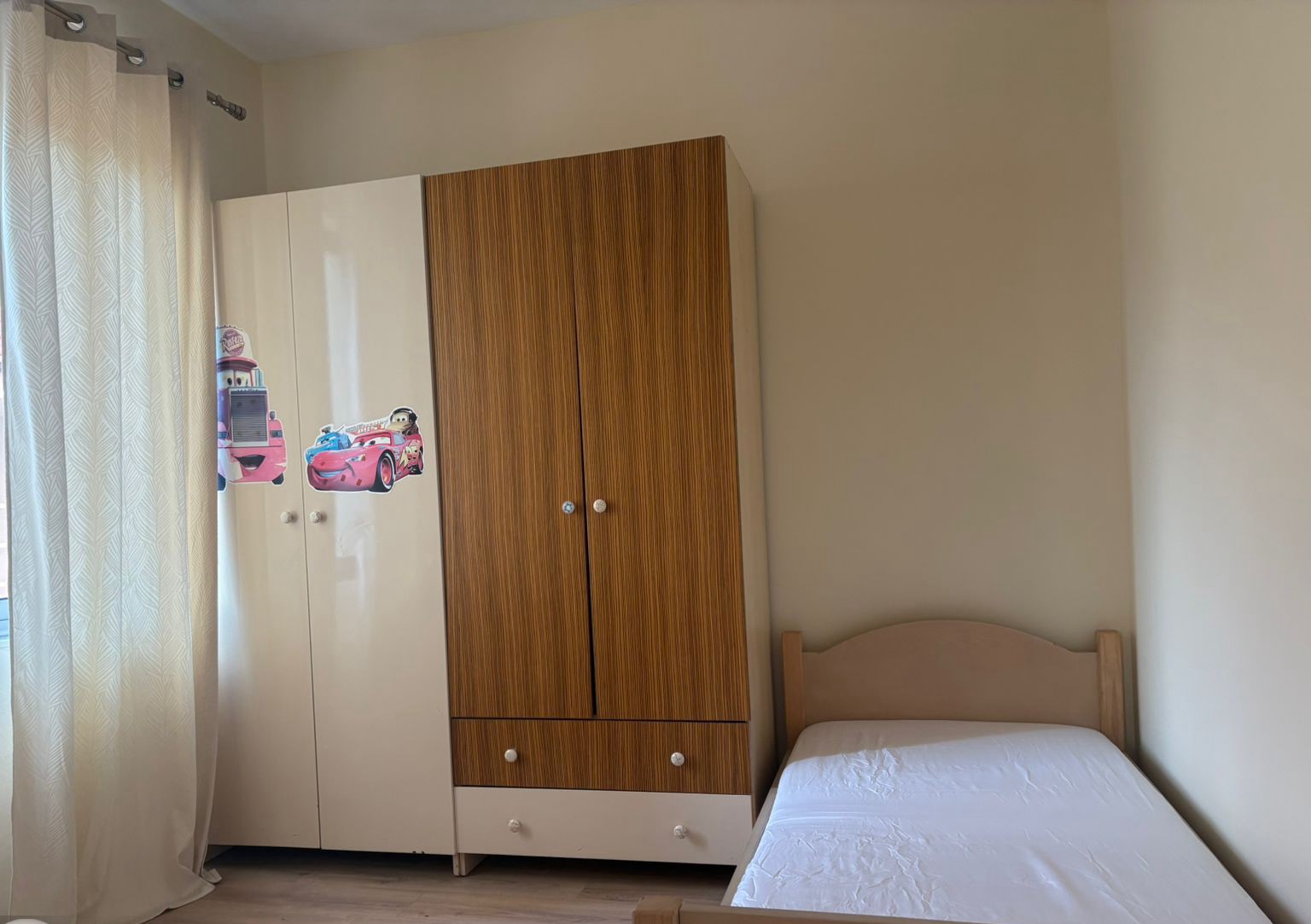 Aluguel | apartamento 2 + 1 | rruga e elbasanit | 700 €/mês