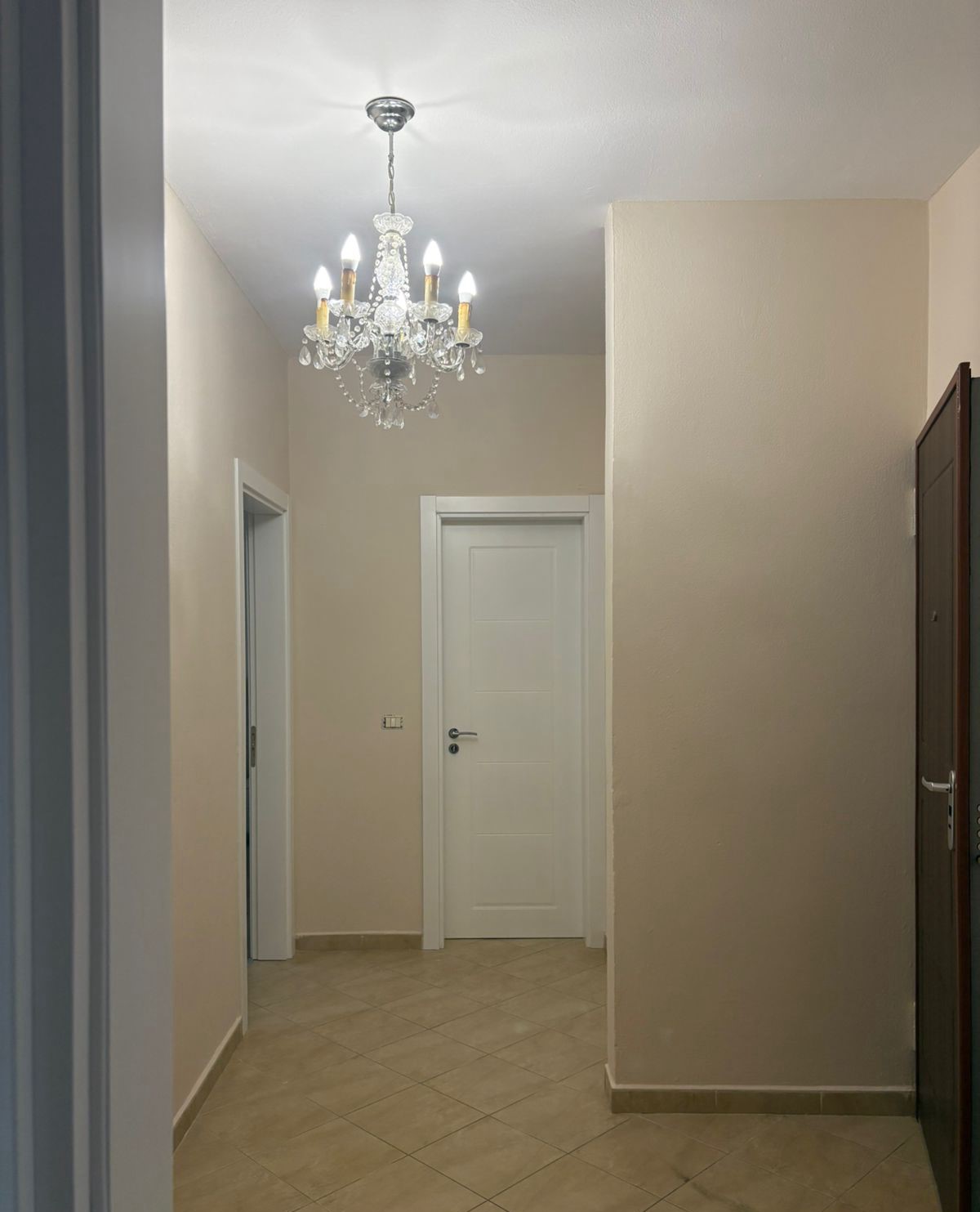 Aluguel | apartamento 2 + 1 | rruga e elbasanit | 700 €/mês