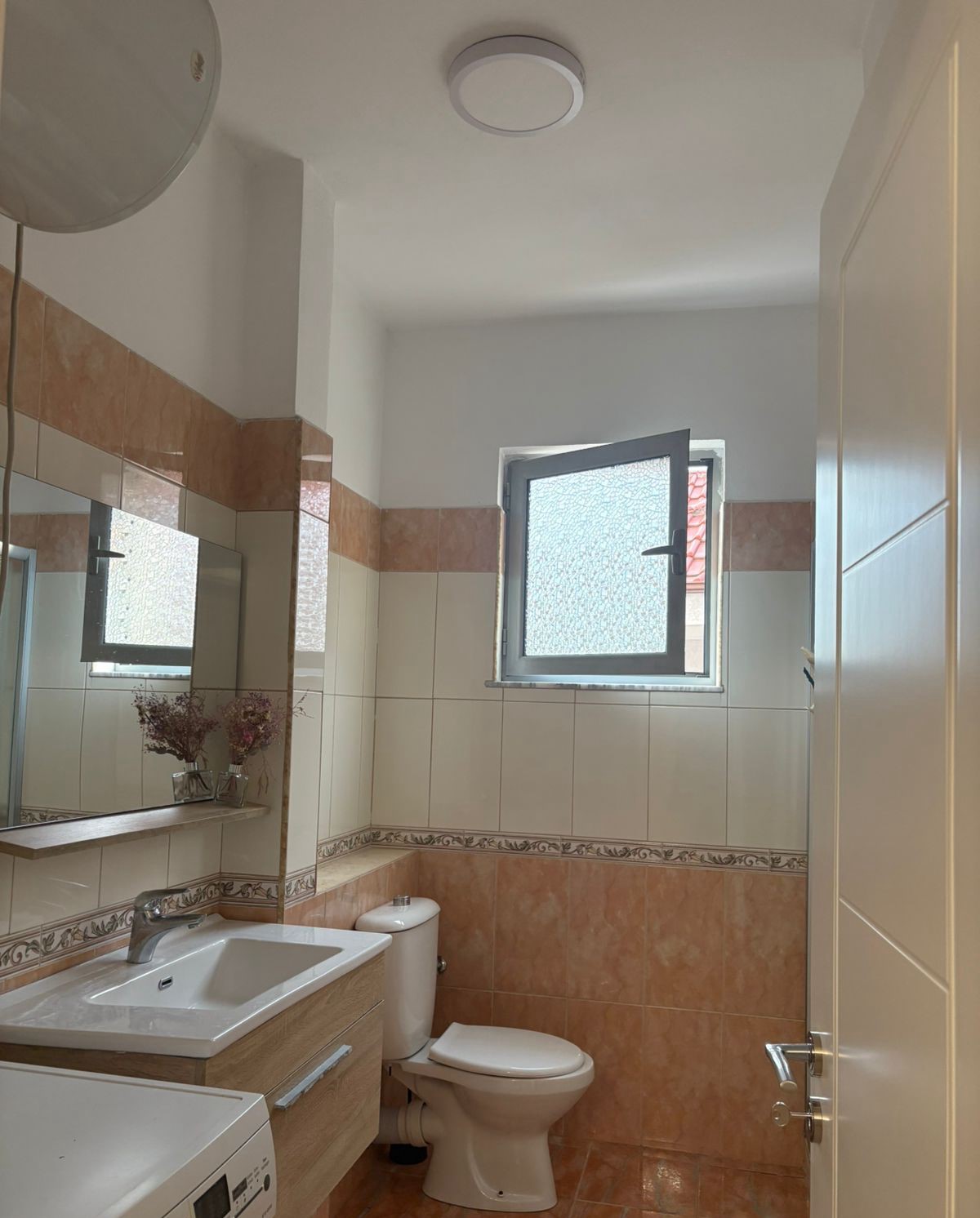 Aluguel | apartamento 2 + 1 | rruga e elbasanit | 700 €/mês