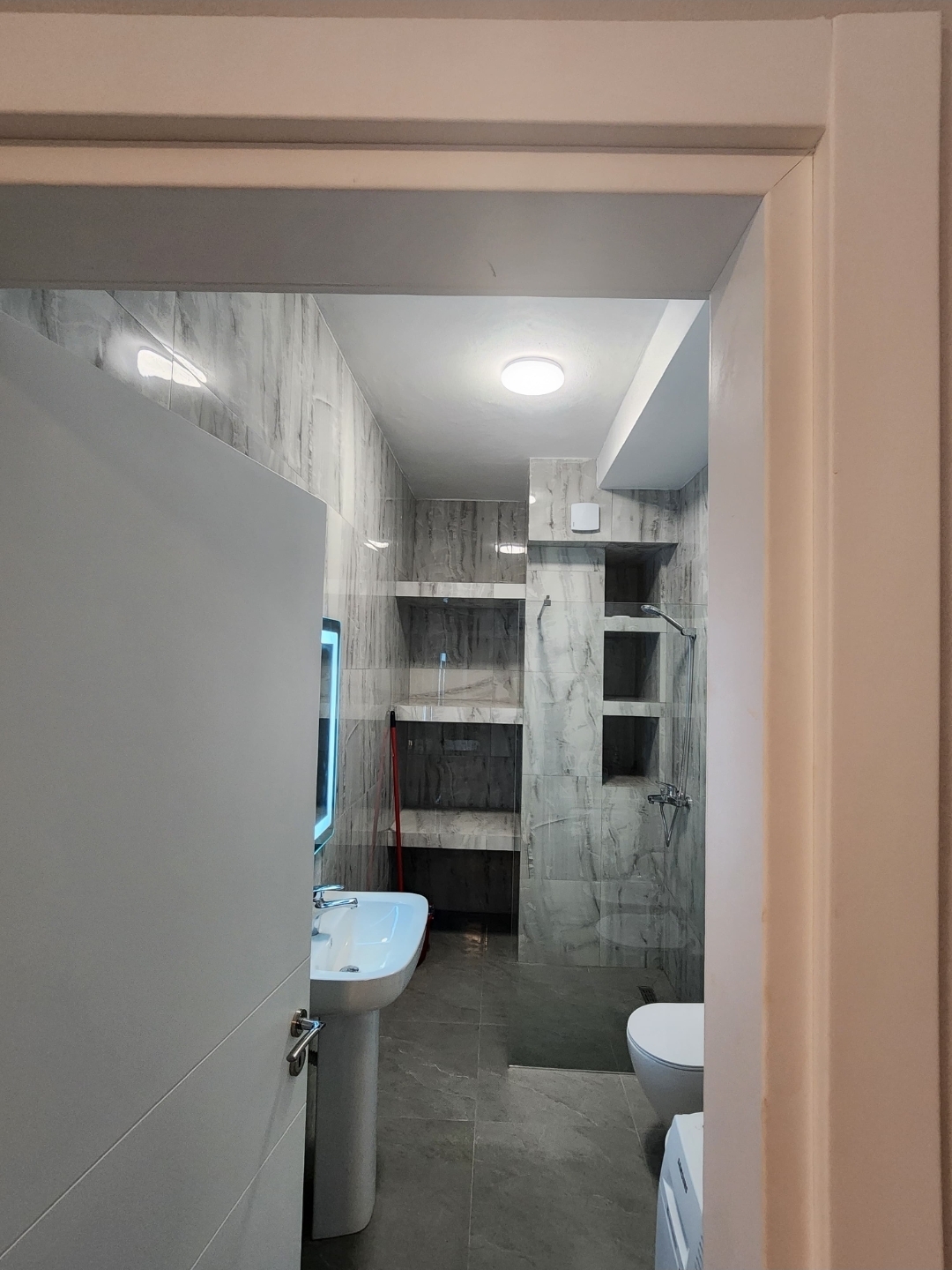 Aluguel | apartamento 1 + 1 | Komuna e Parisit | €730/mês