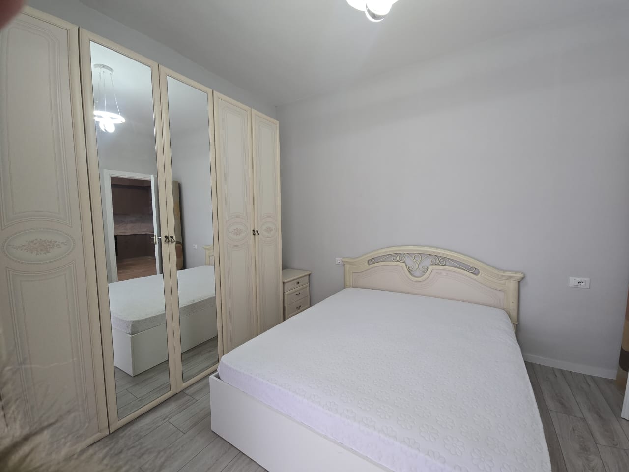 Aluguel | apartamento 1 + 1 | Komuna e Parisit | €730/mês
