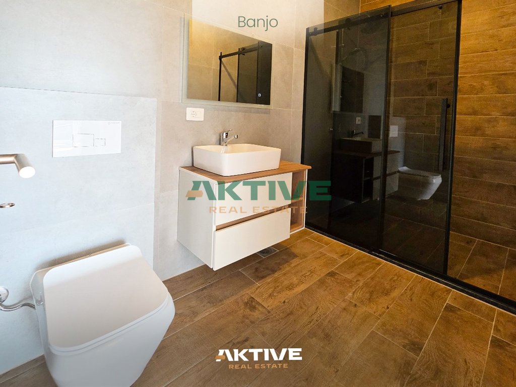 Penthouse in monopol city