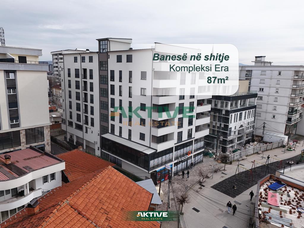 Banesë në shesh