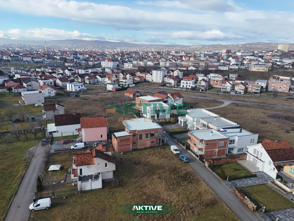 Casa en dheu i bardhë