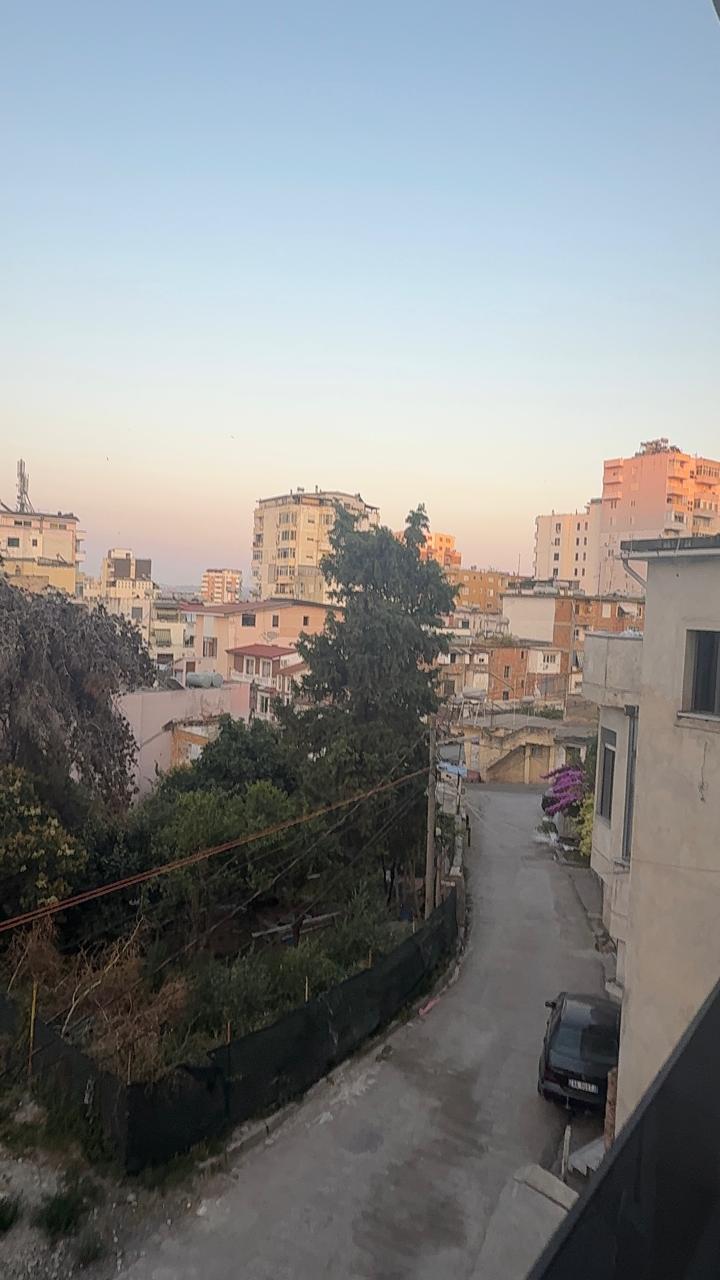 Appartamento in affitto 2+1 vicino al museo e al tribunale di durres