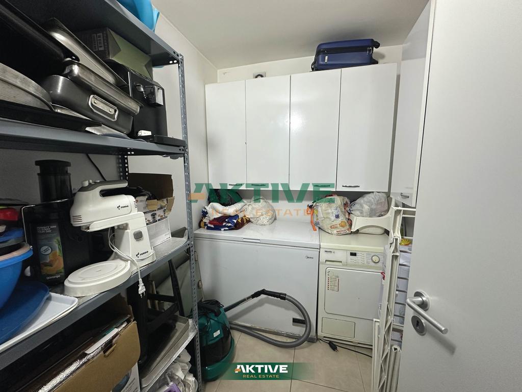 Apartment in uragani building