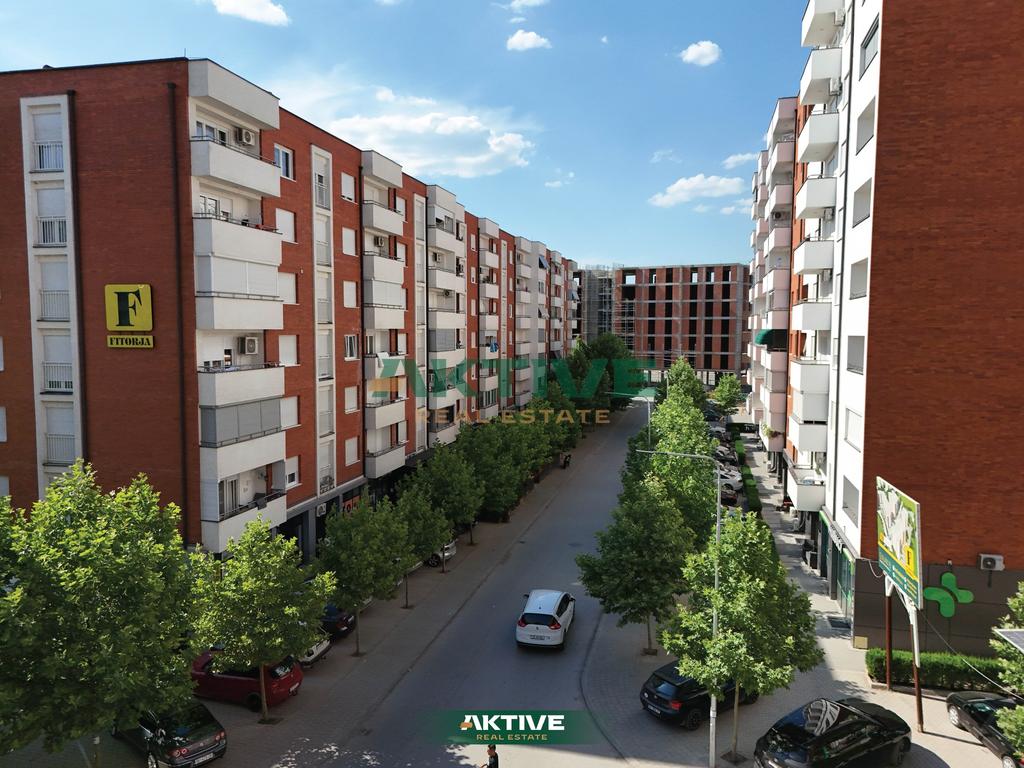 Apartment at fitorja in the square