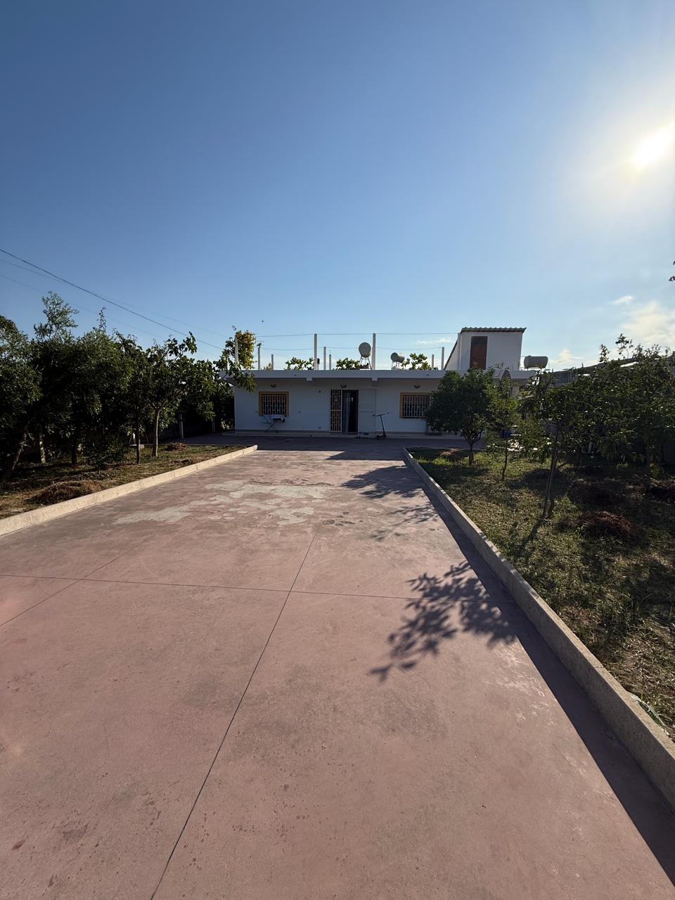 Casa privada à venda zona ish kenetes durres