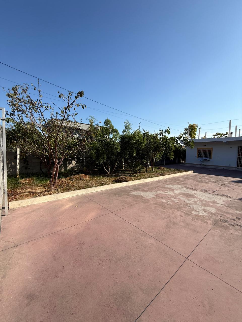 Casa privada à venda zona ish kenetes durres (2)