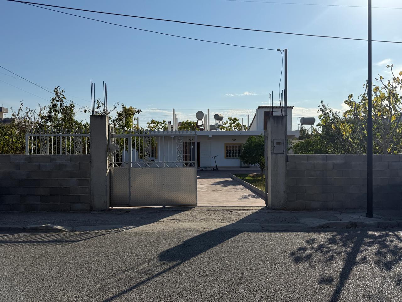 Casa privada à venda zona ish kenetes durres (7)
