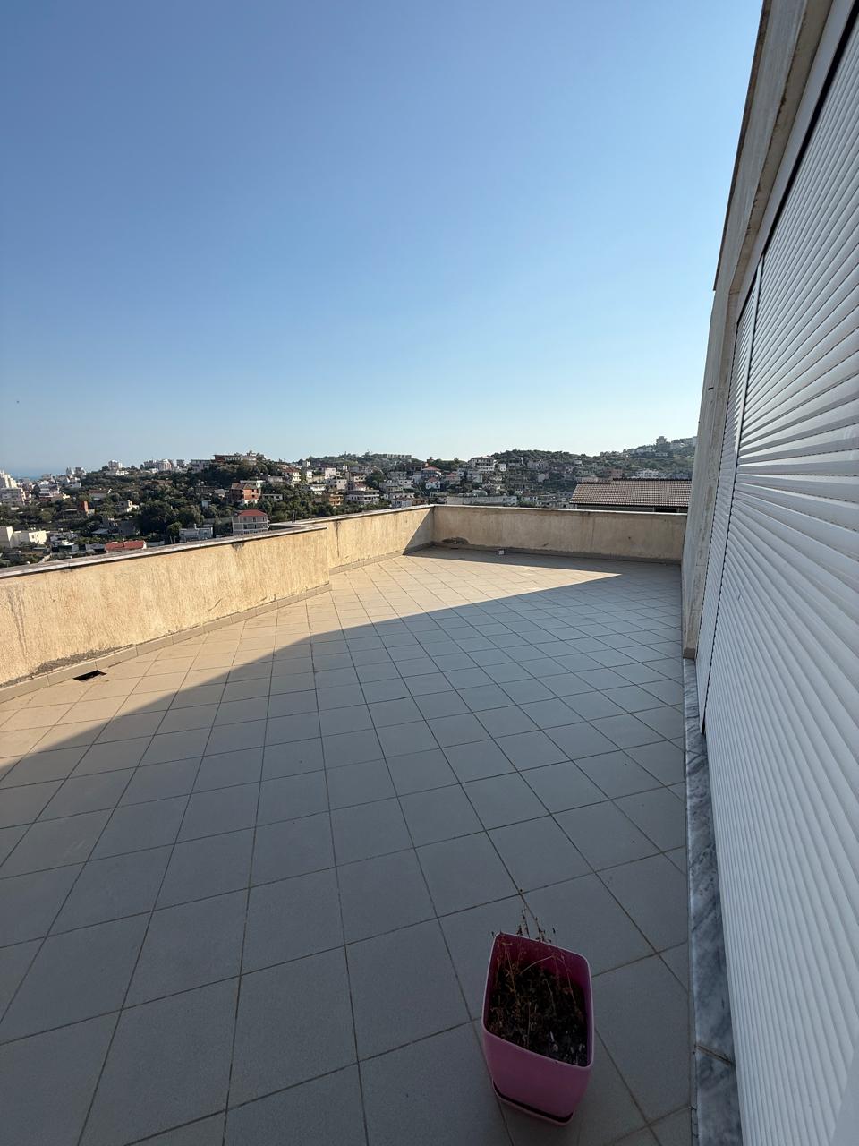 Vila à venda próxima à zona do hospital durres (8)