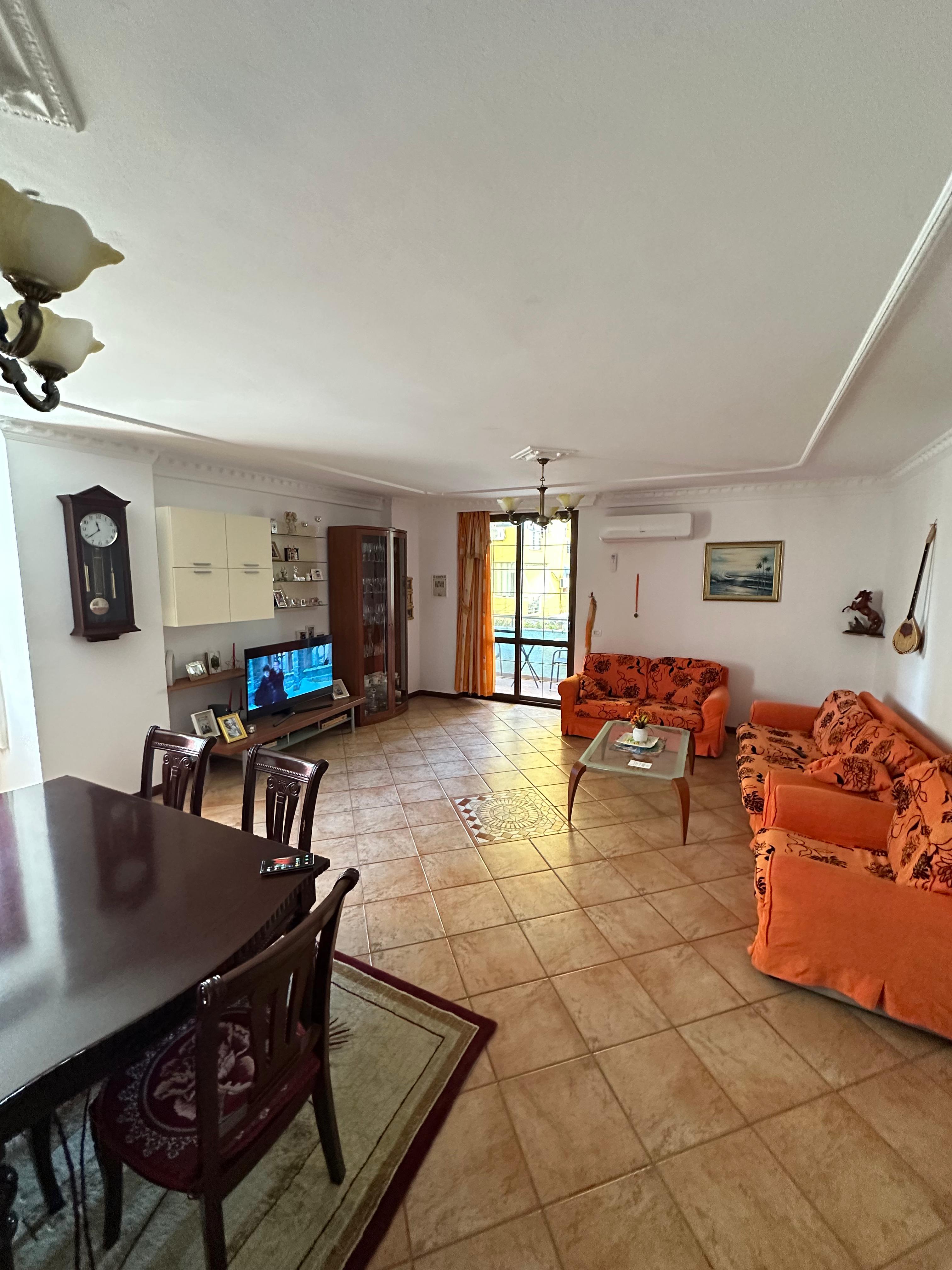 Appartement à vendre 3+1+2, vollga, durres.