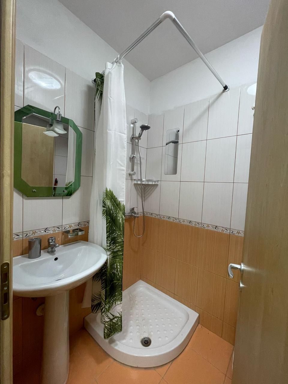 Loué appartement 2+1 vollga durres