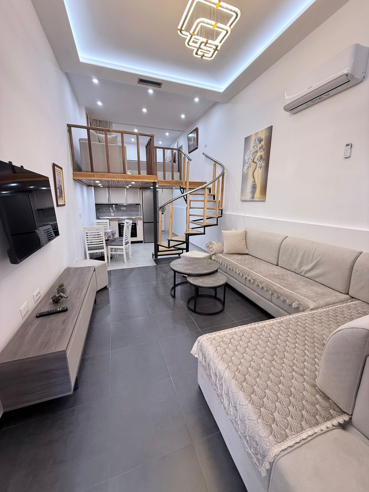 Appartamento duplex in affitto zona plazhit