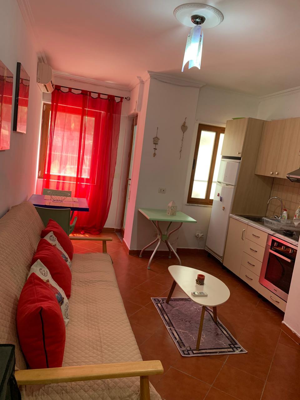 Jepet me qera apartament 2+1 zona golem