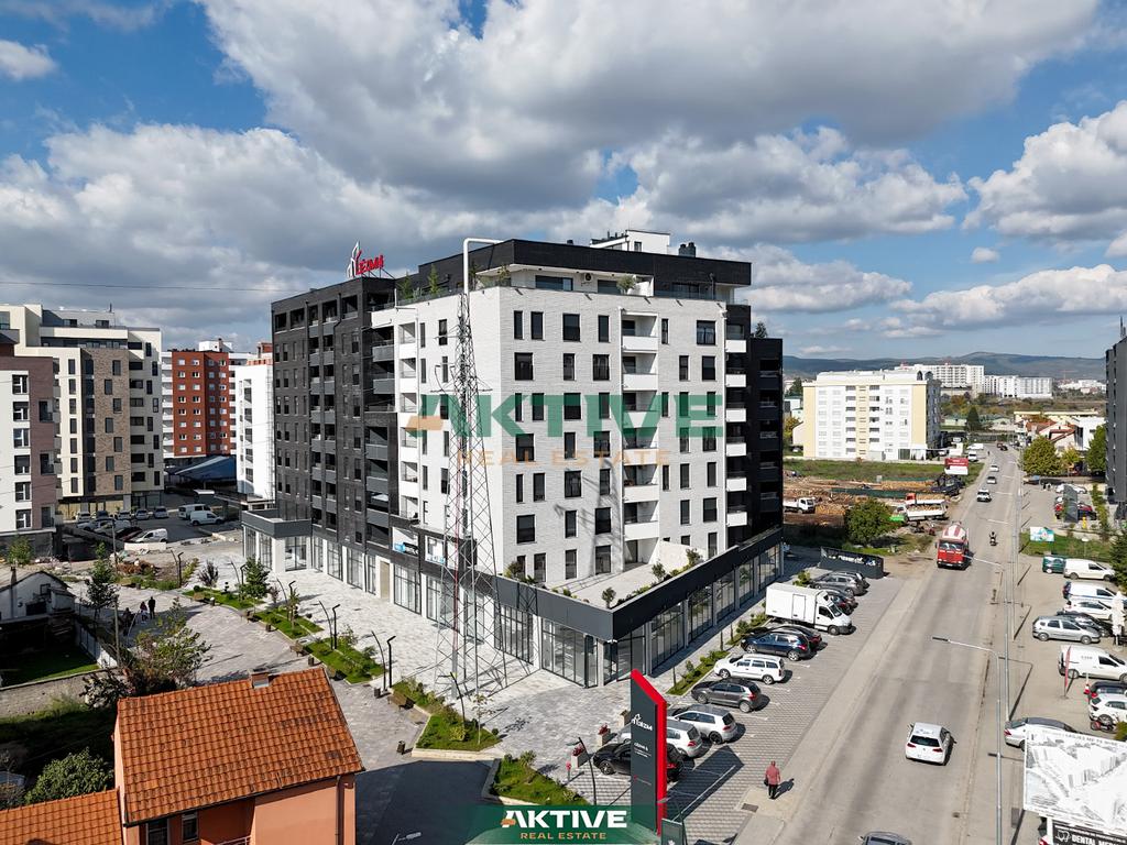 Commercial space in gëzimi 4