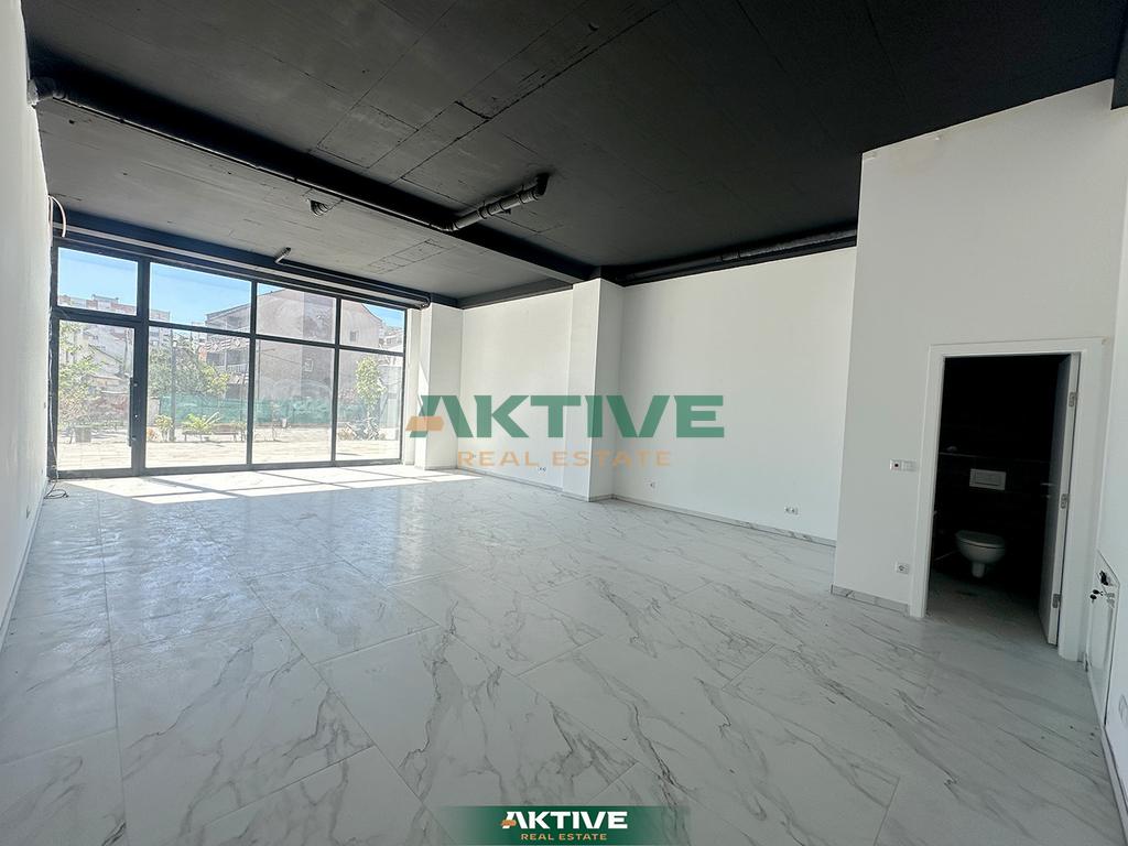 Commercial space in gëzimi 4 (7)