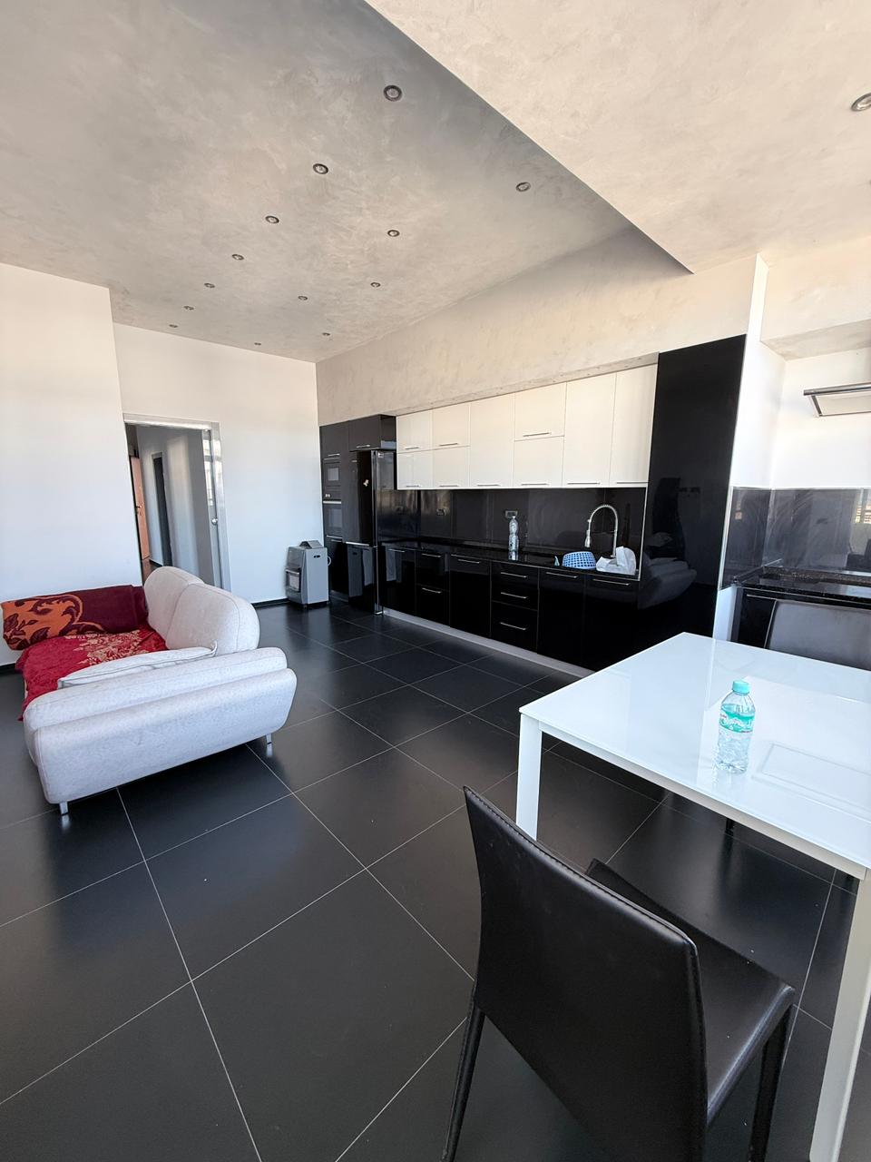 Apartamento à venda 2+1+2 rua portit