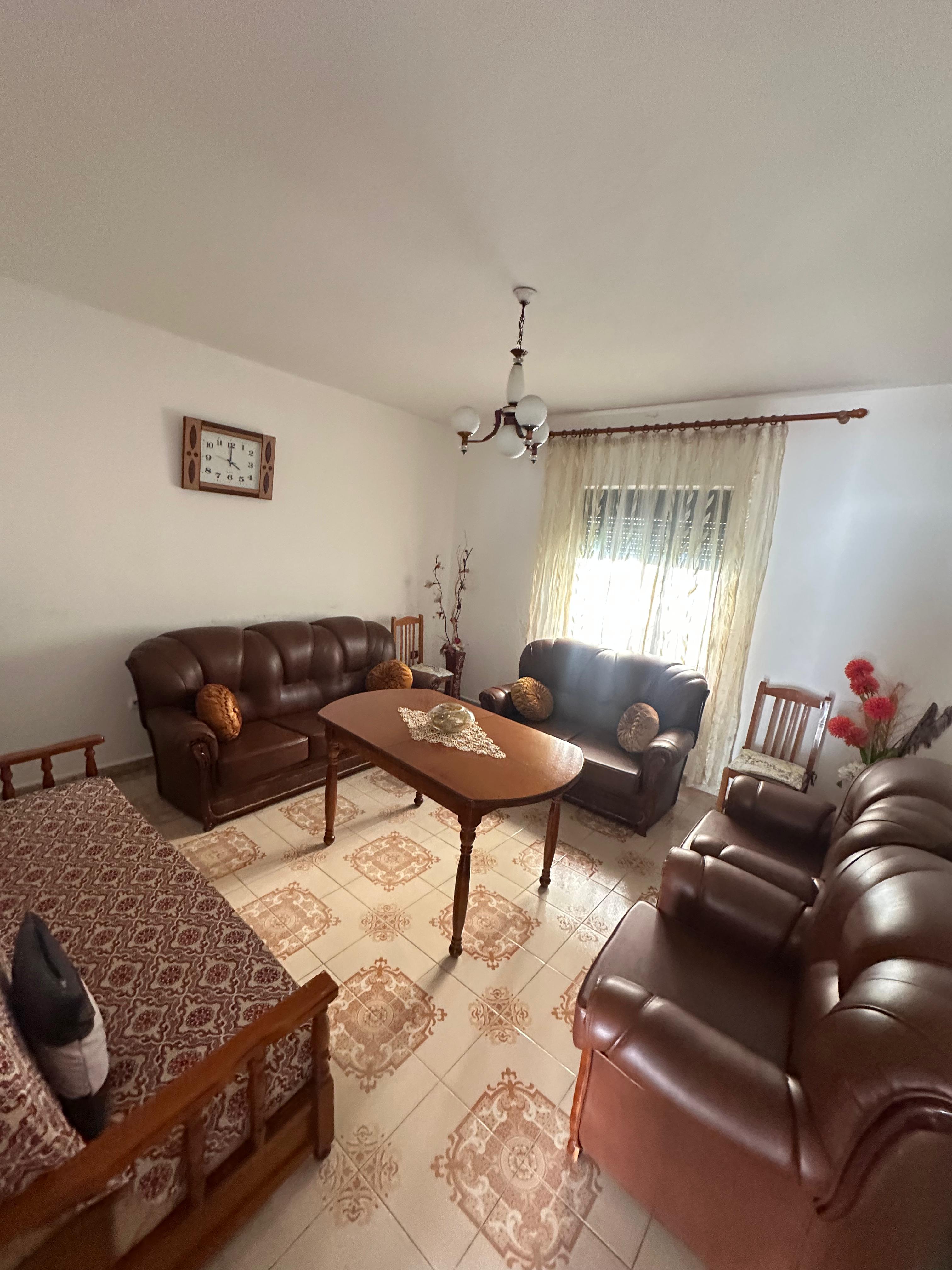 Shitet shtepi private, ish kenete, durres