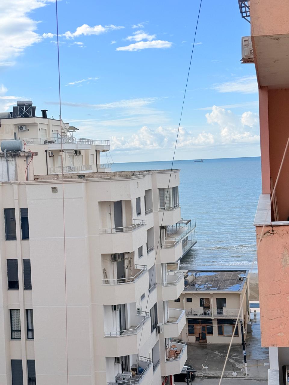 Appartement 2+1+2 à vendre près de pelikan plage Durrës