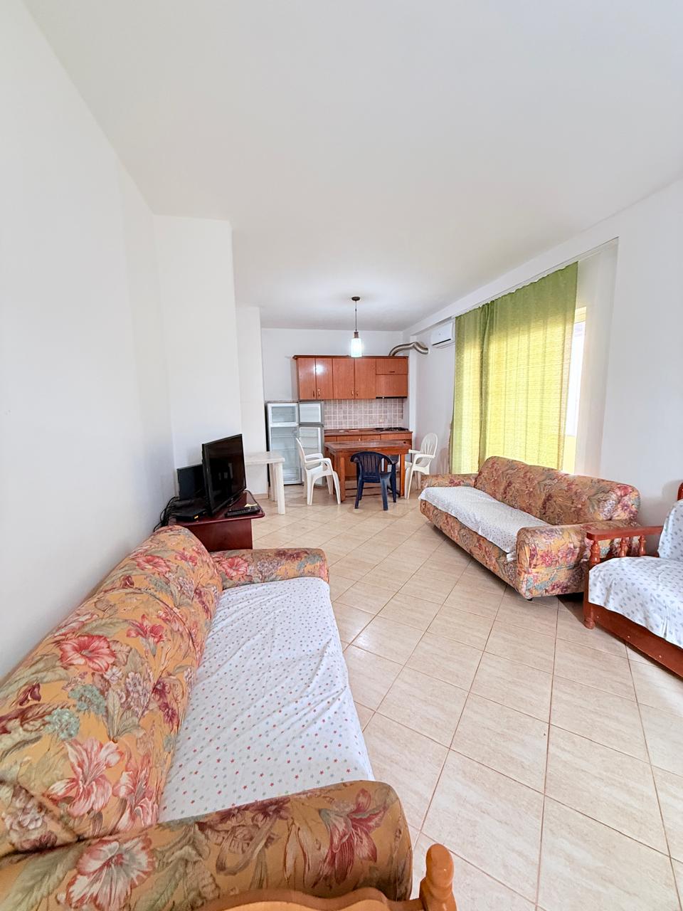 Appartement 2+1+2 à vendre près de pelikan plage Durrës