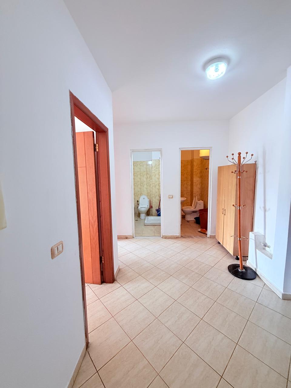 Appartement 2+1+2 à vendre près de pelikan plage Durrës