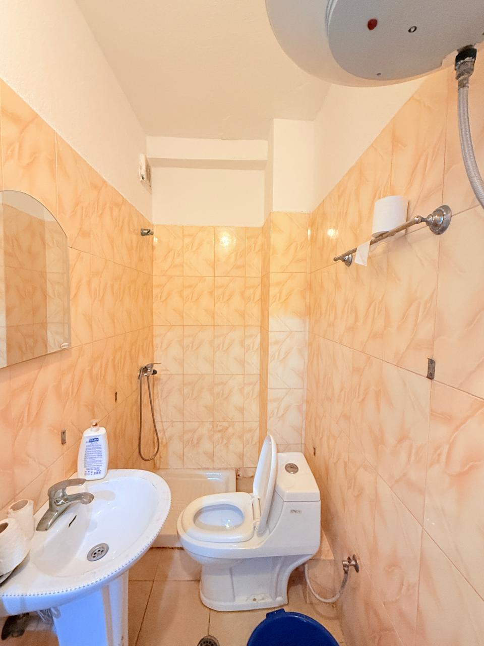 Appartement 2+1+2 à vendre près de pelikan plage Durrës