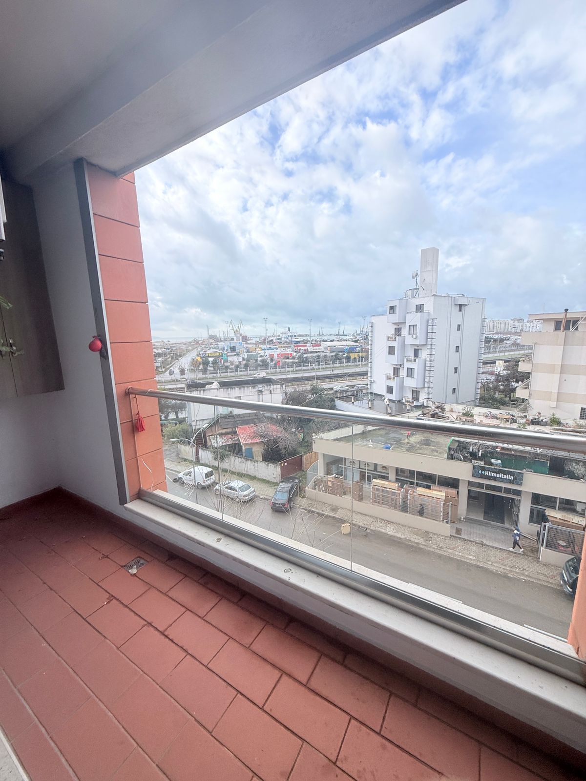 Appartement à vendre 3+1+2 + cave au port view bridge durres