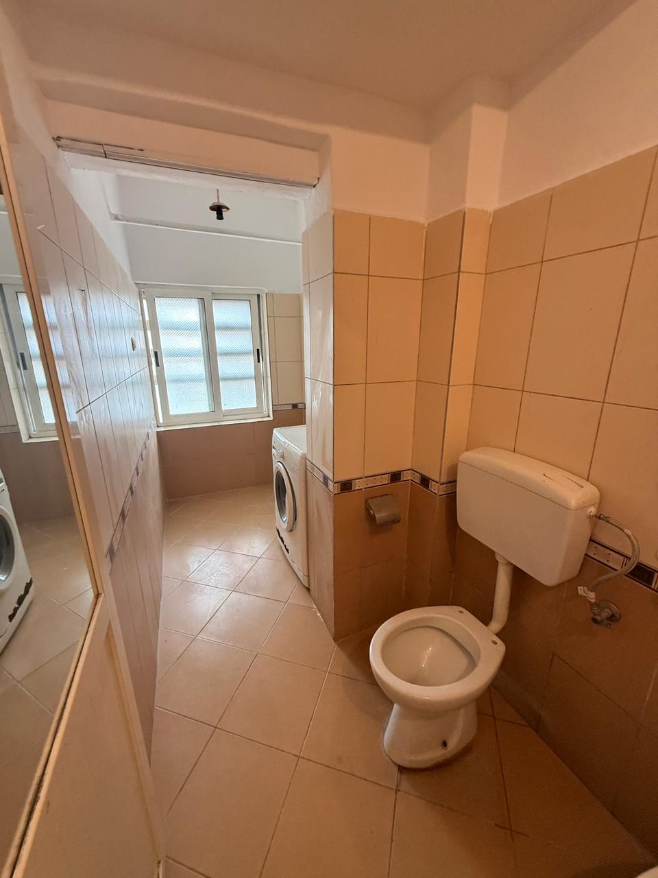 Shitet apartament 2+1 lagjja 16, durres.