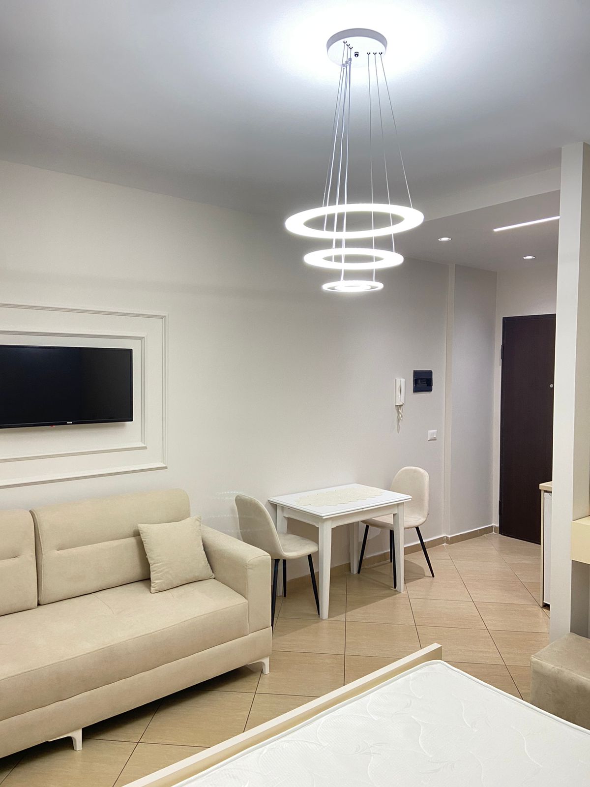 Estudios en venta en idi 2005 plazh, durres